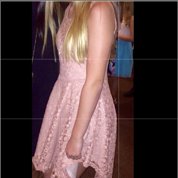 Gorgeous Lace dress, by Monteau Los Angeles - Picture 6 of 6